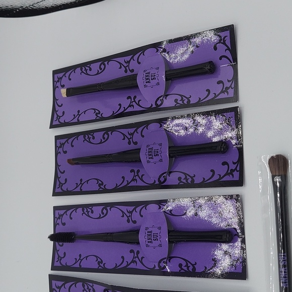 Anna Sui various makeup tools - Picture 12 of 15